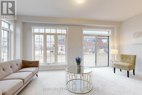 2 Corley Street, Kawartha Lakes, ON - Indoor Photo Showing Living Room