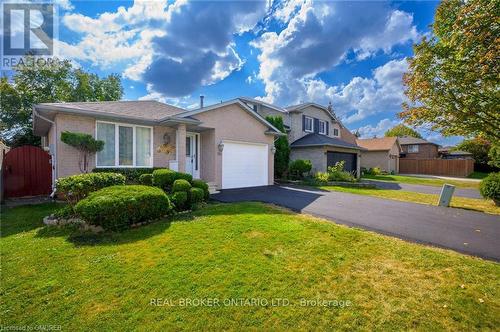 70 Aylmer Crescent, Hamilton (Stoney Creek Mountain), ON - Outdoor With Facade