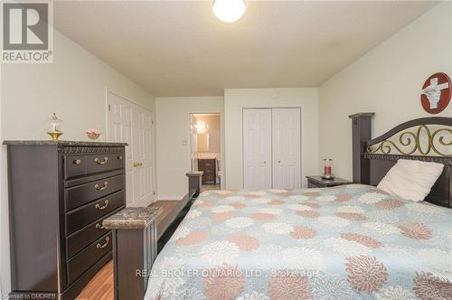 70 Aylmer Crescent, Hamilton (Stoney Creek Mountain), ON - Indoor Photo Showing Bedroom