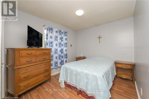 70 Aylmer Crescent, Hamilton (Stoney Creek Mountain), ON - Indoor Photo Showing Bedroom