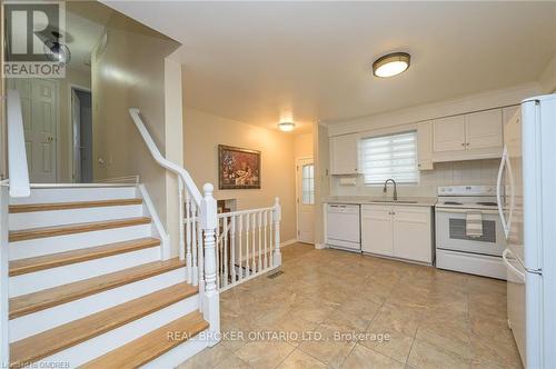 70 Aylmer Crescent, Hamilton (Stoney Creek Mountain), ON - Indoor Photo Showing Kitchen