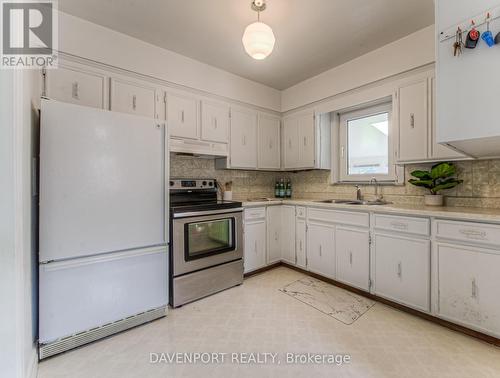 17 Suffolk Avenue, Kitchener, ON - Indoor Photo Showing Kitchen With Double Sink