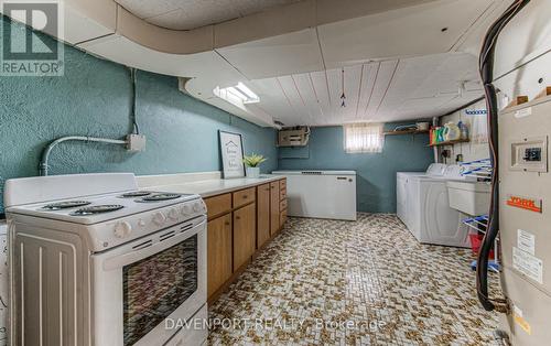 17 Suffolk Avenue, Kitchener, ON - Indoor Photo Showing Laundry Room
