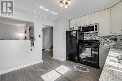 44 Deloraine Drive, Brampton, ON - Indoor Photo Showing Kitchen