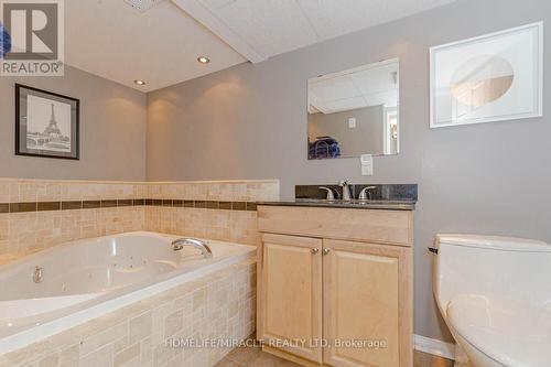 1057 Roosevelt Road, Mississauga, ON - Indoor Photo Showing Bathroom