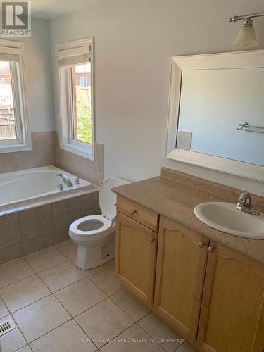 512 Coach Drive, Mississauga, ON - Indoor Photo Showing Bathroom