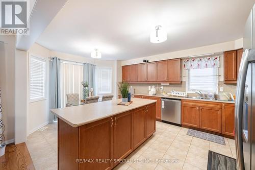 33 Bloom Drive, Brampton, ON - Indoor Photo Showing Kitchen With Double Sink