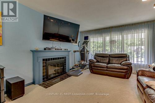 496 Sherene Terrace, London, ON - Indoor Photo Showing Living Room With Fireplace