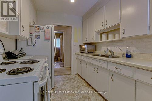 496 Sherene Terrace, London, ON - Indoor Photo Showing Kitchen With Double Sink