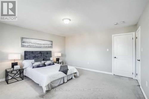 58 Walker Boulevard, New Tecumseth, ON - Indoor Photo Showing Bedroom