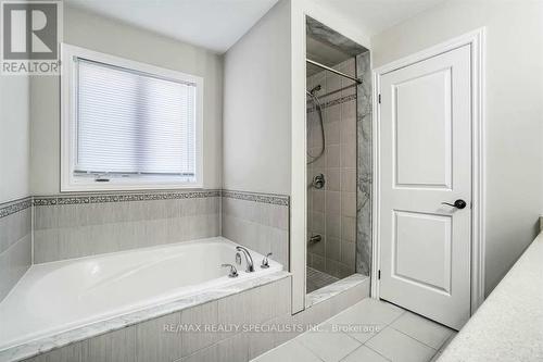58 Walker Boulevard, New Tecumseth, ON - Indoor Photo Showing Bathroom