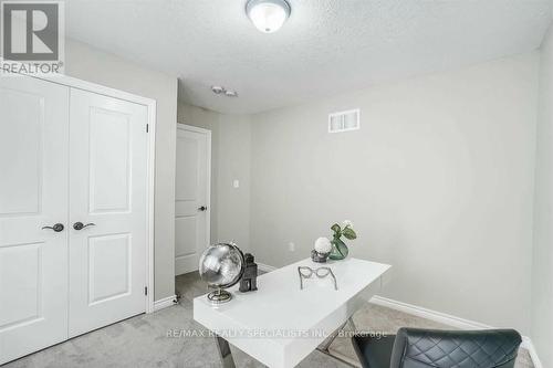 58 Walker Boulevard, New Tecumseth, ON - Indoor Photo Showing Other Room