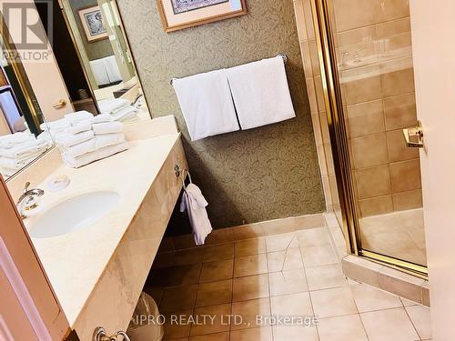 2320/21 - 90 Highland Drive, Oro-Medonte (Horseshoe Valley), ON - Indoor Photo Showing Bathroom