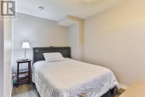 5439 Croydon Road, Burlington, ON - Indoor Photo Showing Bedroom
