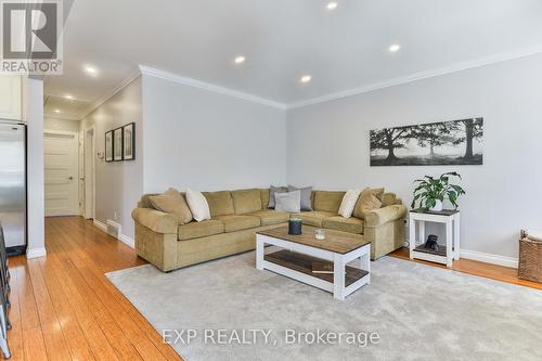 5439 Croydon Road, Burlington, ON - Indoor Photo Showing Living Room