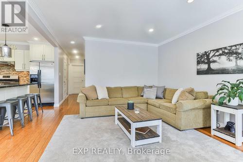 5439 Croydon Road, Burlington, ON - Indoor Photo Showing Living Room