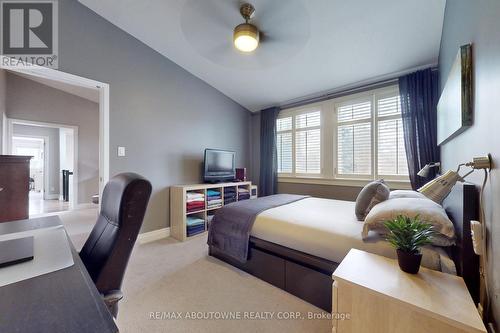 2086 Elmhurst Avenue, Oakville (Eastlake), ON - Indoor Photo Showing Bedroom