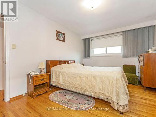 74 Duncanwoods Drive, Toronto, ON - Indoor Photo Showing Bedroom