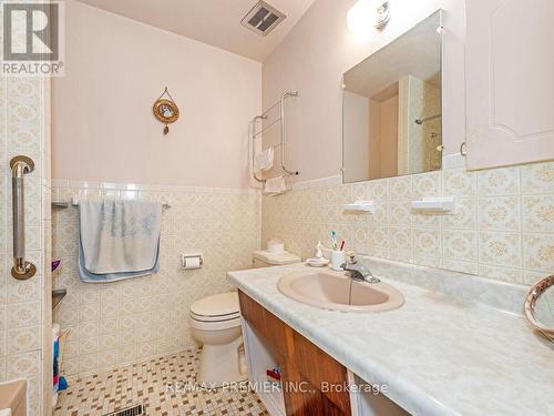 74 Duncanwoods Drive, Toronto, ON - Indoor Photo Showing Bathroom