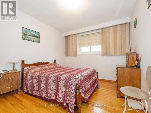 74 Duncanwoods Drive, Toronto, ON - Indoor Photo Showing Bedroom