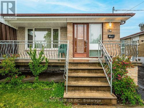 74 Duncanwoods Drive, Toronto, ON - Outdoor