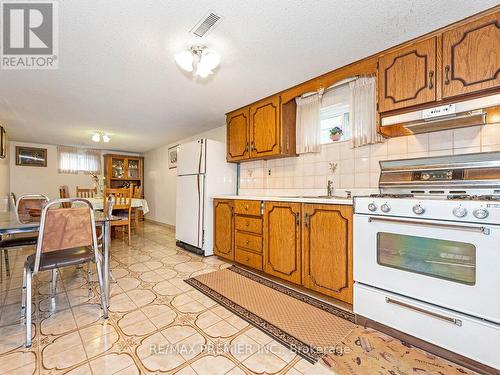 74 Duncanwoods Drive, Toronto, ON - Indoor Photo Showing Kitchen