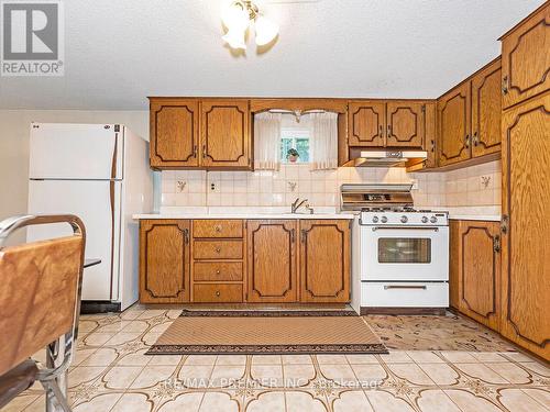 74 Duncanwoods Drive, Toronto, ON - Indoor Photo Showing Kitchen