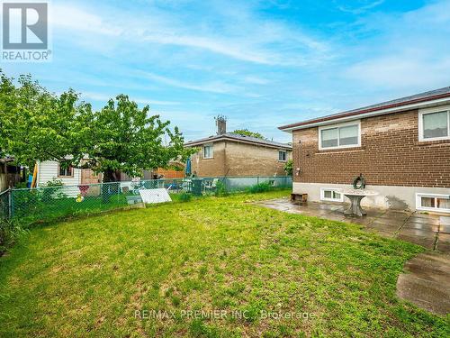 74 Duncanwoods Drive, Toronto (Humber Summit), ON - Outdoor