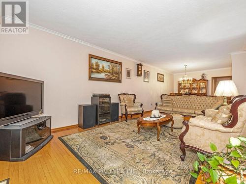 74 Duncanwoods Drive, Toronto, ON - Indoor Photo Showing Living Room