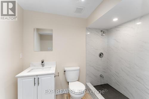 2168 Sutton Drive, Burlington, ON - Indoor Photo Showing Bathroom