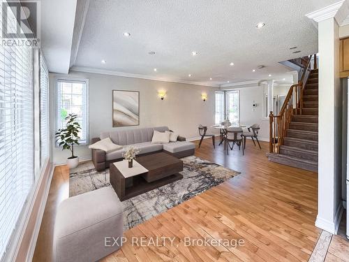 2168 Sutton Drive, Burlington, ON - Indoor Photo Showing Other Room