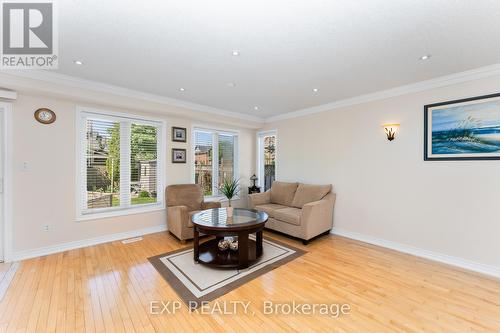 2168 Sutton Drive, Burlington, ON - Indoor Photo Showing Living Room
