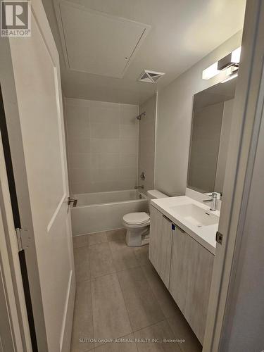 512 - 8 Widmer Street, Toronto, ON - Indoor Photo Showing Bathroom