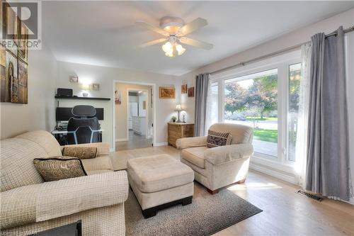 4 Briar Hill Avenue, Cambridge, ON - Indoor Photo Showing Living Room