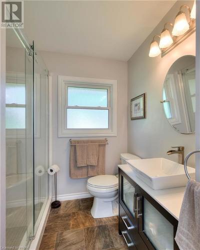 4 Briar Hill Avenue, Cambridge, ON - Indoor Photo Showing Bathroom