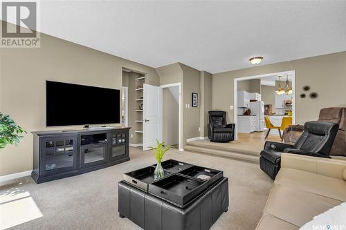 211 Gathercole Crescent, Saskatoon, SK - Indoor Photo Showing Living Room
