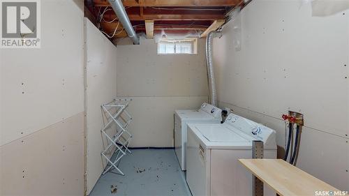 3901 Hillsdale Street, Regina, SK - Indoor Photo Showing Laundry Room