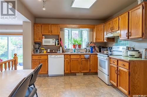 127 Brunst Crescent, Saskatoon, SK - Indoor Photo Showing Kitchen With Double Sink