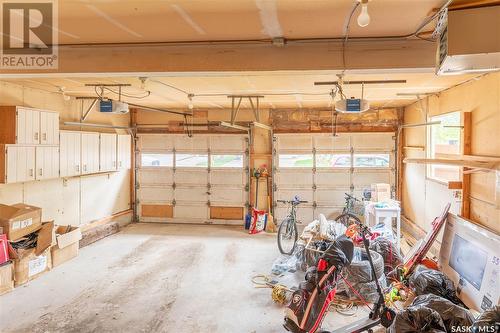 127 Brunst Crescent, Saskatoon, SK - Indoor Photo Showing Garage
