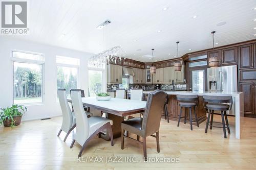 6320 Old Scugog Road, Clarington, ON - Indoor Photo Showing Dining Room