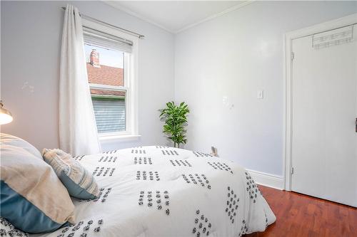 197 Fennell Avenue E, Hamilton, ON - Indoor Photo Showing Bedroom