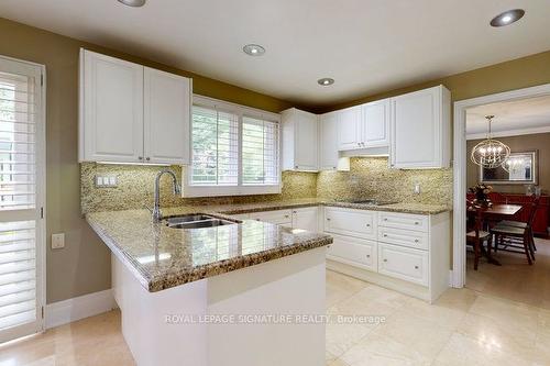 2080 Chippewa Tr, Mississauga, ON - Indoor Photo Showing Kitchen With Double Sink
