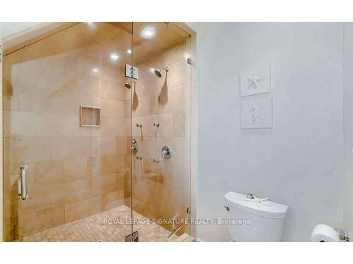 2080 Chippewa Tr, Mississauga, ON - Indoor Photo Showing Bathroom