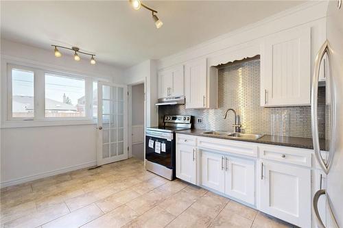 114 Duncombe Drive, Hamilton, ON - Indoor Photo Showing Kitchen With Double Sink