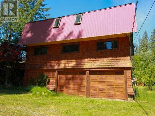 9994 Kelly Creek Road, Powell River, BC - Outdoor