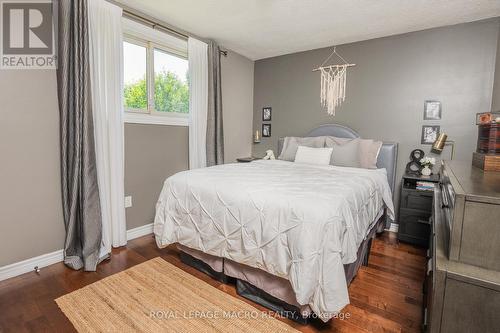 15 Locheed Drive, Hamilton, ON - Indoor Photo Showing Bedroom