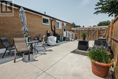 15 Locheed Drive, Hamilton, ON - Outdoor With Exterior