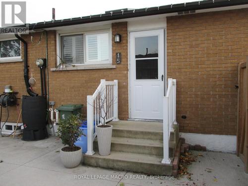 15 Locheed Drive, Hamilton, ON - Outdoor With Exterior