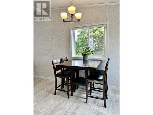 2 1406 S Broadway Avenue, Williams Lake, BC - Indoor Photo Showing Dining Room