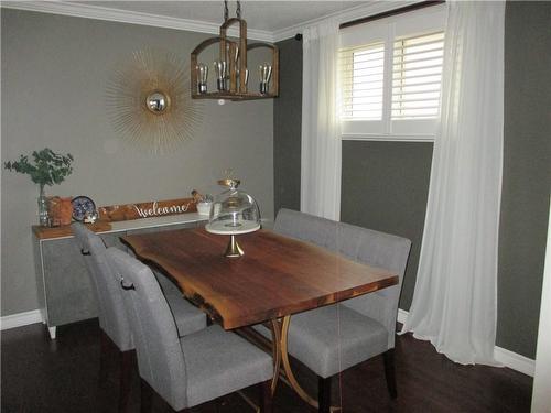 15 Locheed Drive, Hamilton, ON - Indoor Photo Showing Dining Room
